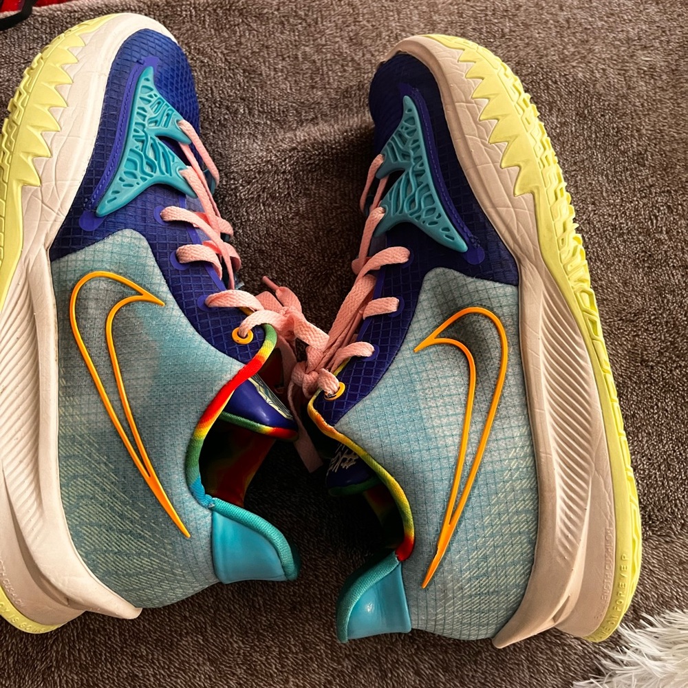 She bird X Kyrie Low 4 ‘Dynasty’ blue